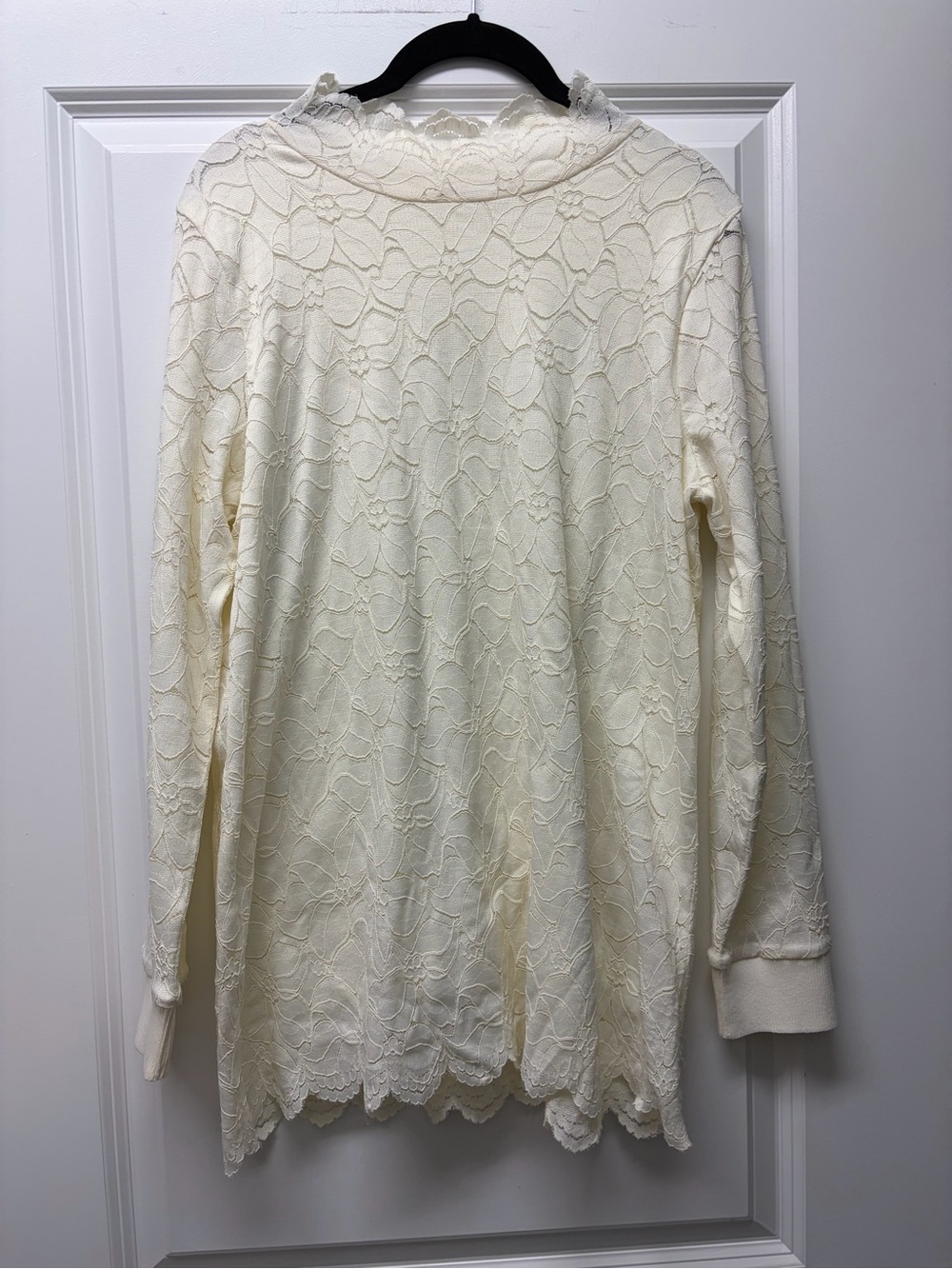LIKE NEW Soft Surroundings Ivory Lace Mock Neck Long-Sleeve Scallop Hem Top M